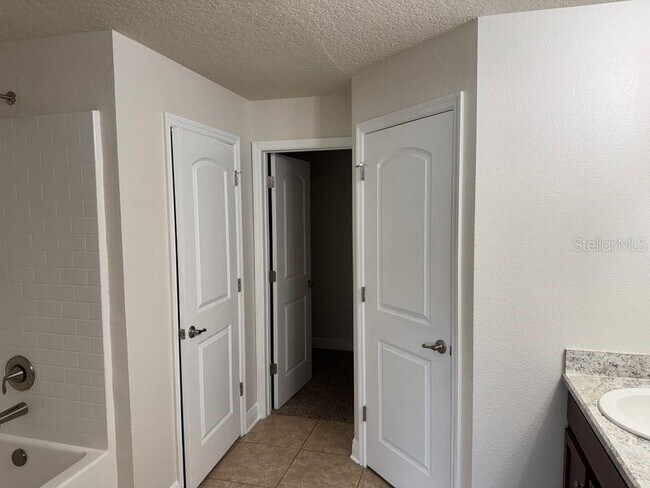 Building Photo - 2148 Angel Fish Loop