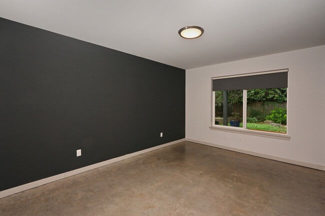 Building Photo - 3824 Renton Ave S