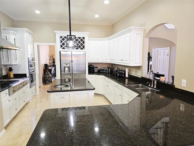 Building Photo - 14509 Oakmond Rd