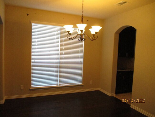 Building Photo - 2505 Mesa Glen Dr