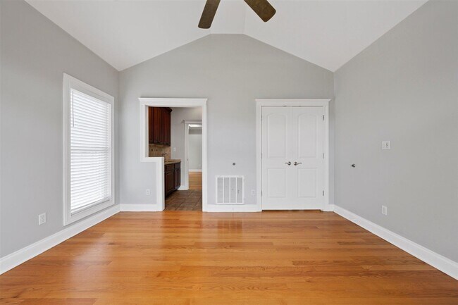 Building Photo - 3630 Amherst Dr