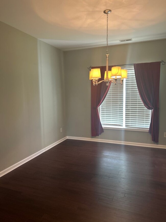 Building Photo - 4 Bedroom 2.5 Bath SF home - COMING SOON!