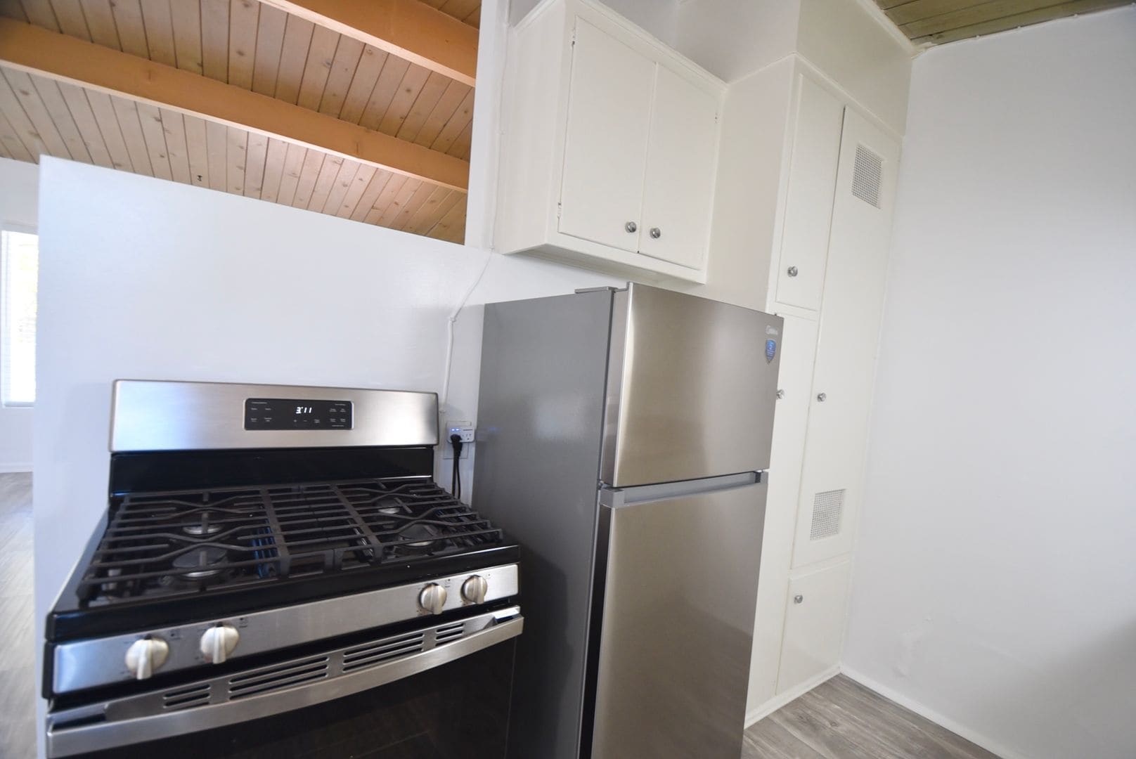 Building Photo - 121 W Arrellaga St