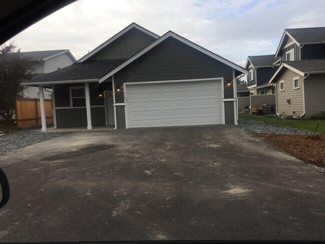 Building Photo - 717 E Street