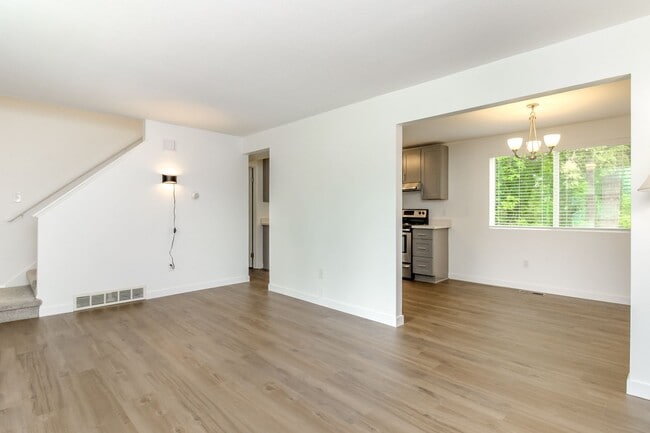 Building Photo - Four Bedroom House Near Camelot Park