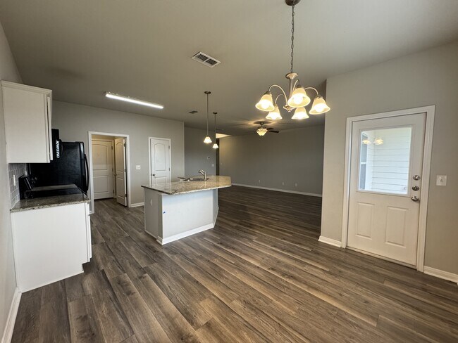 Building Photo - 612 Parkfield Ln