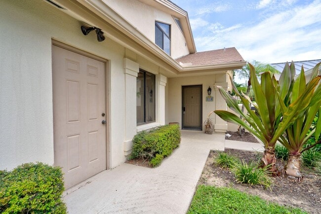 Building Photo - 223 E River Park Dr