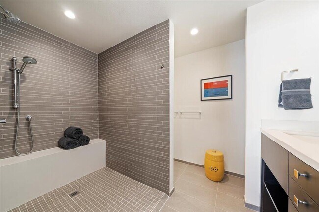 Building Photo - 436 Greenhouse Wy