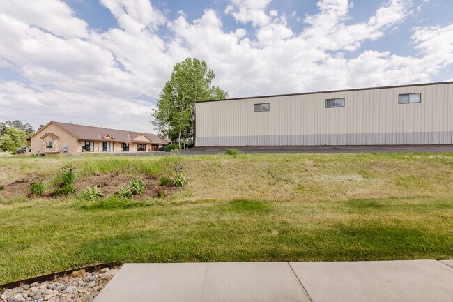 Building Photo - 284 Talisman Dr