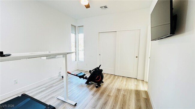 Building Photo - 9836 Starlight Ridge Ave