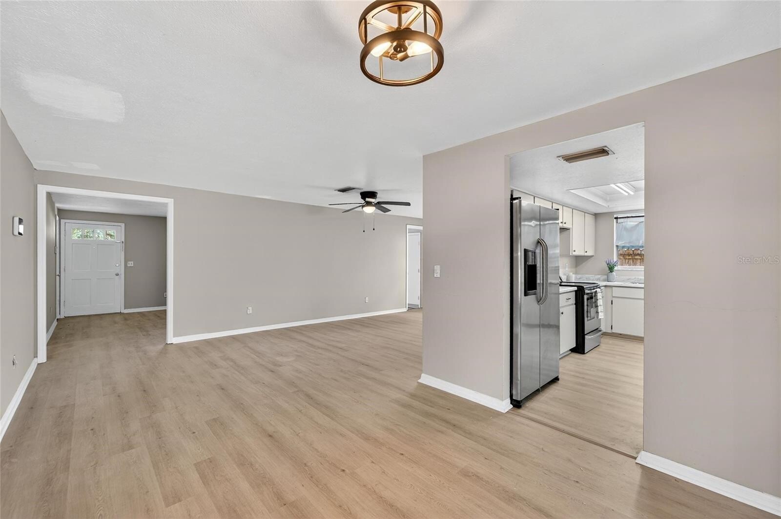 Building Photo - 1712 Village Ct