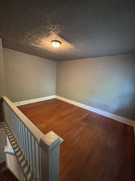 Building Photo - 1108 N Cheyenne Ave