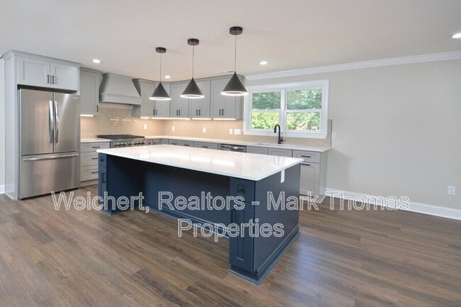 Building Photo - 1705 Mason Rd