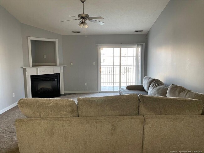 Building Photo - 1711 Renwick Dr