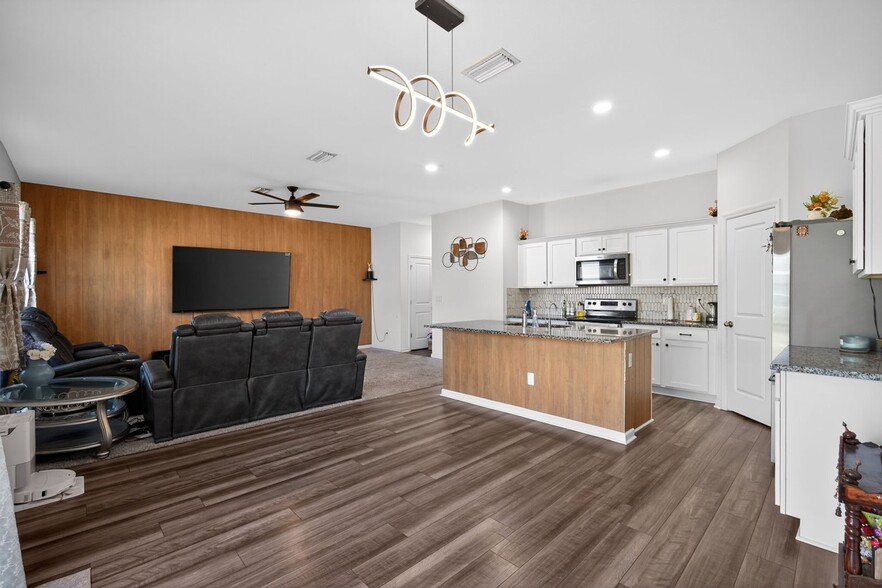 Building Photo - 35568 Shade Fern Ln