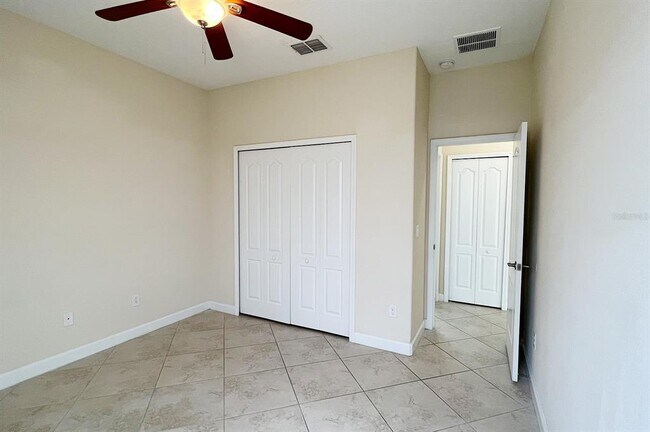 Building Photo - 1604 Thetford Cir