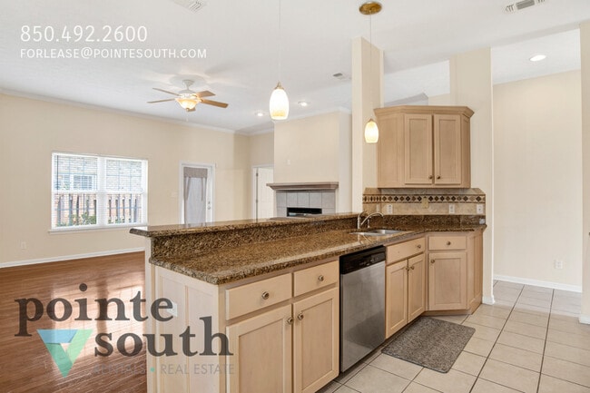 Building Photo - 1192 Longwood Dr