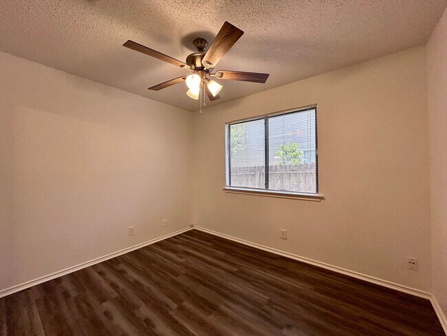 Building Photo - 9315 Kempler Dr