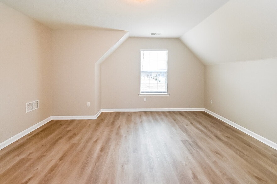 Building Photo - 663 Buttermilk Dr