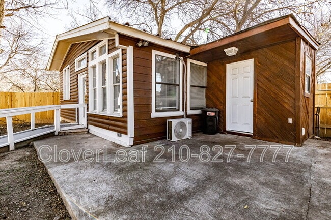 Building Photo - 2114 Jupiter St