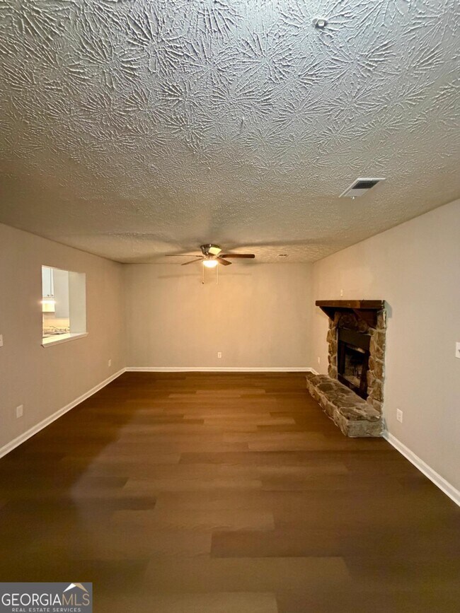 Building Photo - 8513 Pineland Dr