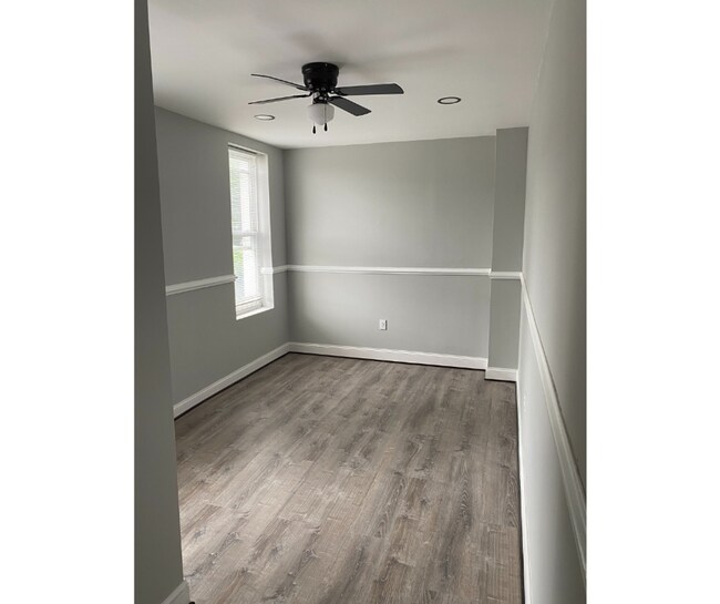 Building Photo - 210 N Mount St