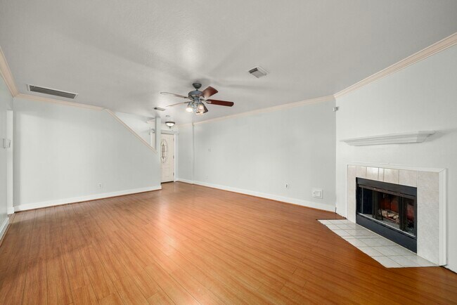 Building Photo - 11607 Zarroll Dr