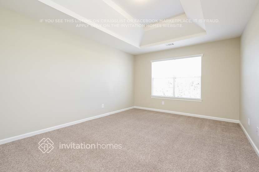 Building Photo - 5120 Hopewell Manor Dr
