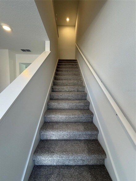 Building Photo - 4616 ORCHARD VIEW Aly