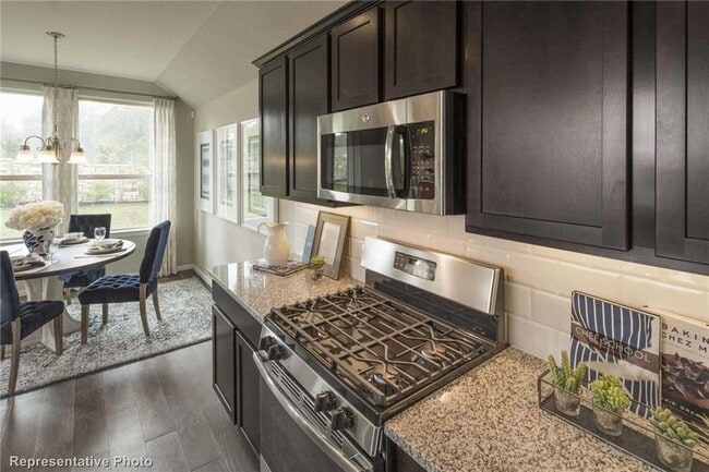 Building Photo - 4154 Kingsley Ave