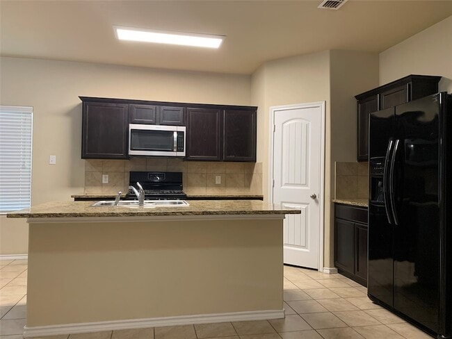 Building Photo - 6353 Eagle Lake Ct