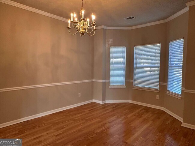 Building Photo - 305 Hulan Way