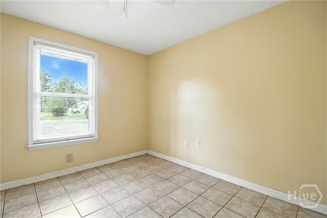 Building Photo - 332 Woodley Rd