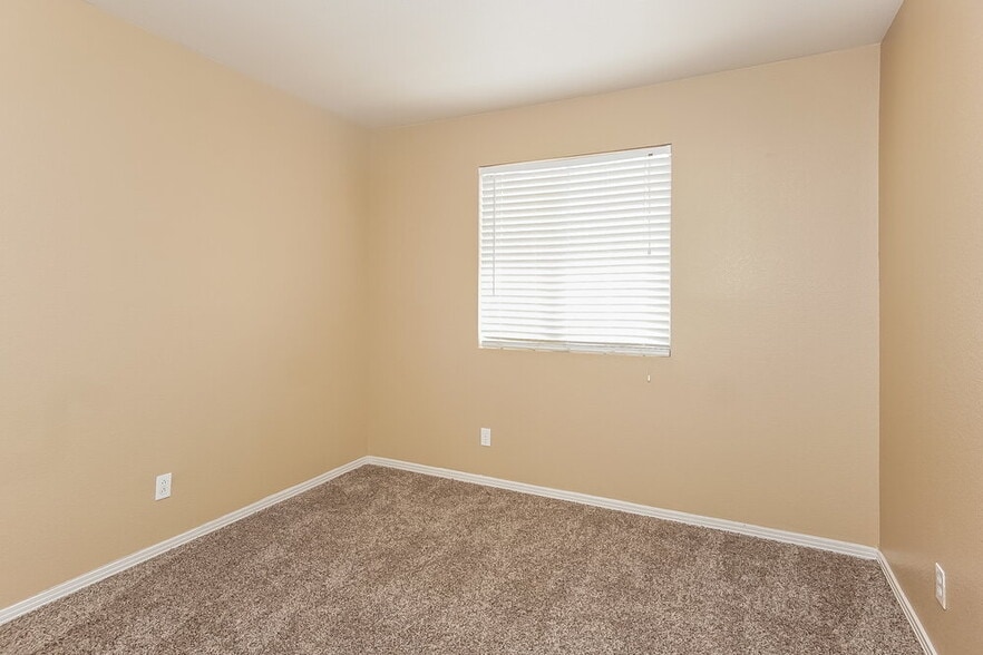 Building Photo - 4432 Rodman Dr