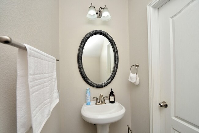 Building Photo - 6027 Opal Crest Ln