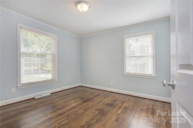Building Photo - 308 Seneca Pl