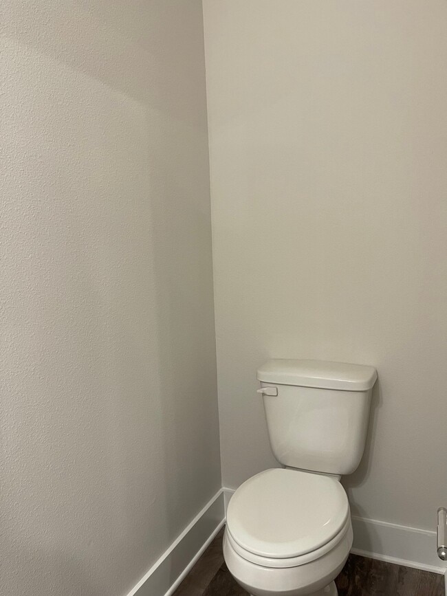 Building Photo - 1630 Iroquois Ct