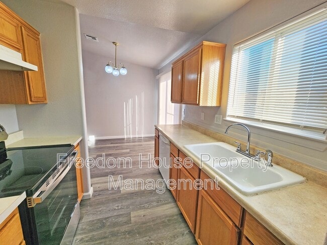 Building Photo - 1381 Ogallala St