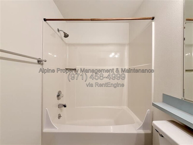 Building Photo - 7066 SW 156th Ave