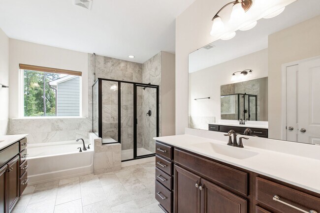 Building Photo - Live Beautifully in This Upgraded 4-Bedroom Home in Apex!