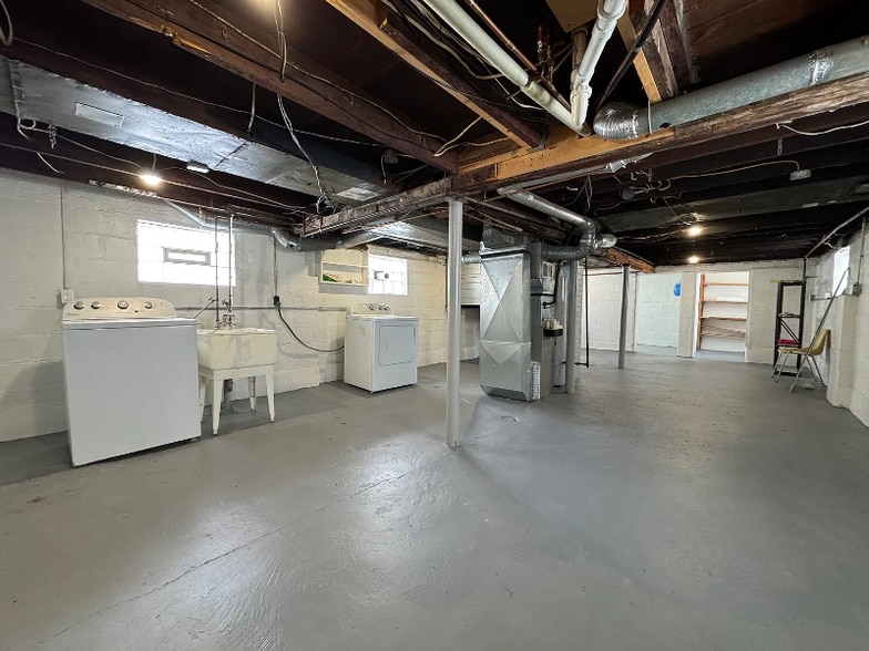 Building Photo - 84 W Kalama Ave