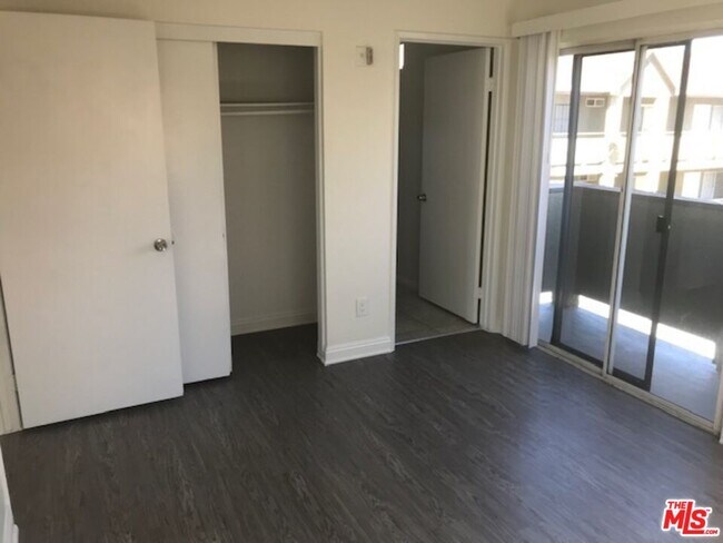 Building Photo - 7756 Laurel Canyon Blvd