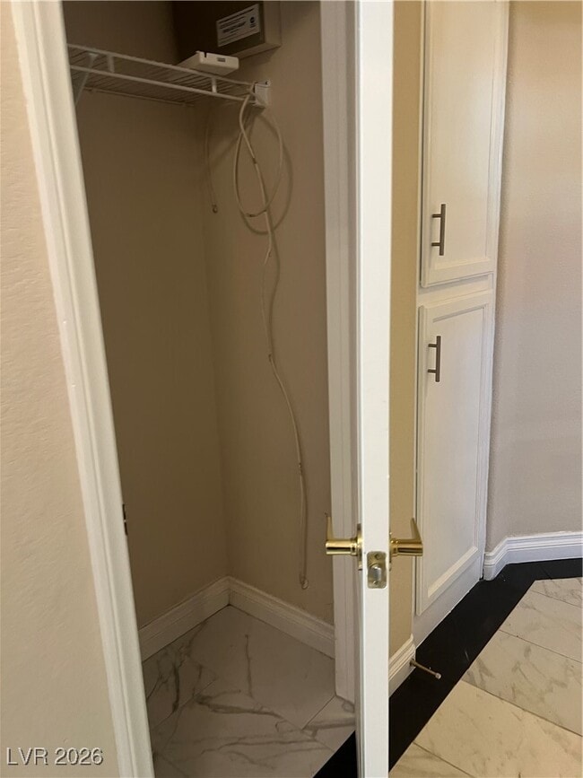 Building Photo - 373 Kenya Rd