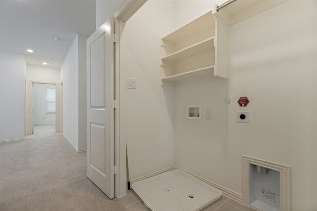 Building Photo - 4766 Lunker St