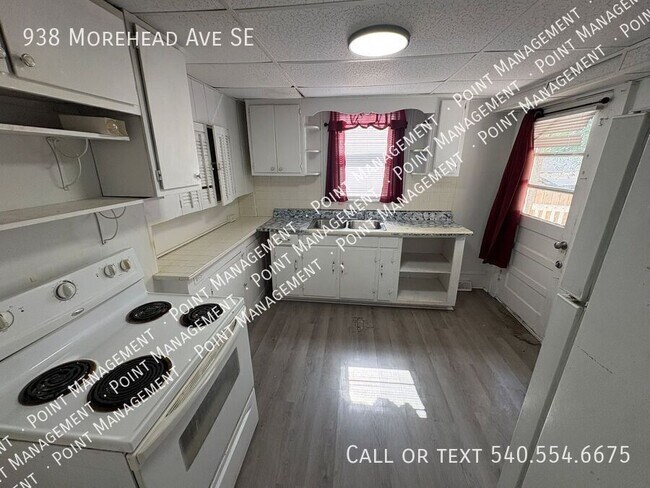 Building Photo - 938 Morehead Ave SE