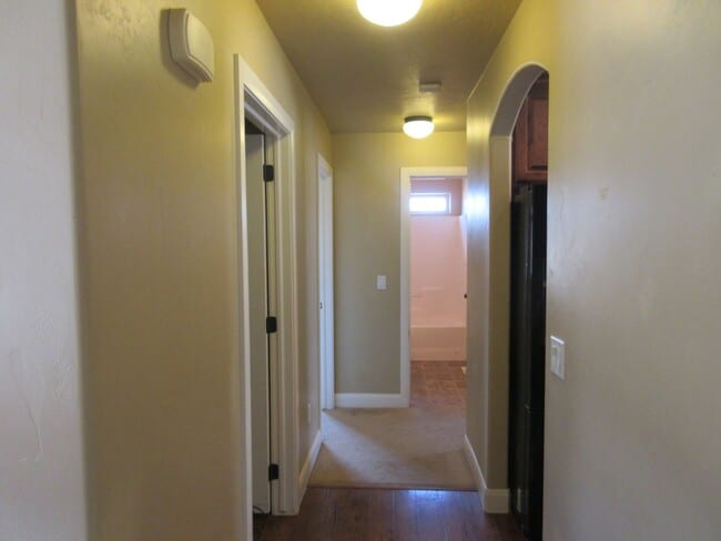 Building Photo - Move-In Bonus!!! 5 bedroom, 3 bath Single Family Home