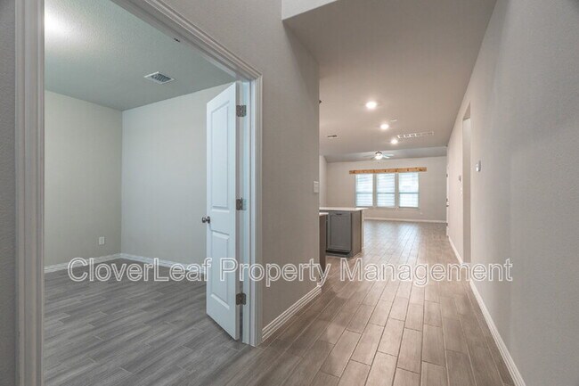 Building Photo - 675 Patriot Dr