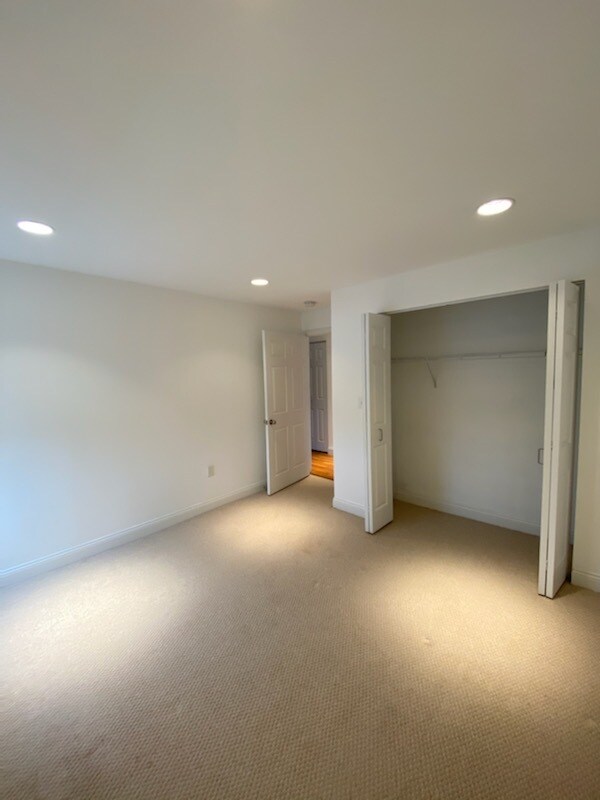 Building Photo - 115 Jersey St