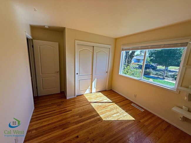 Building Photo - 5331 Rimwood Dr