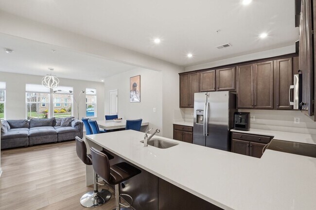 Building Photo - Step into a beautifully designed contemporary residence that exudes style and comfort at every turn.